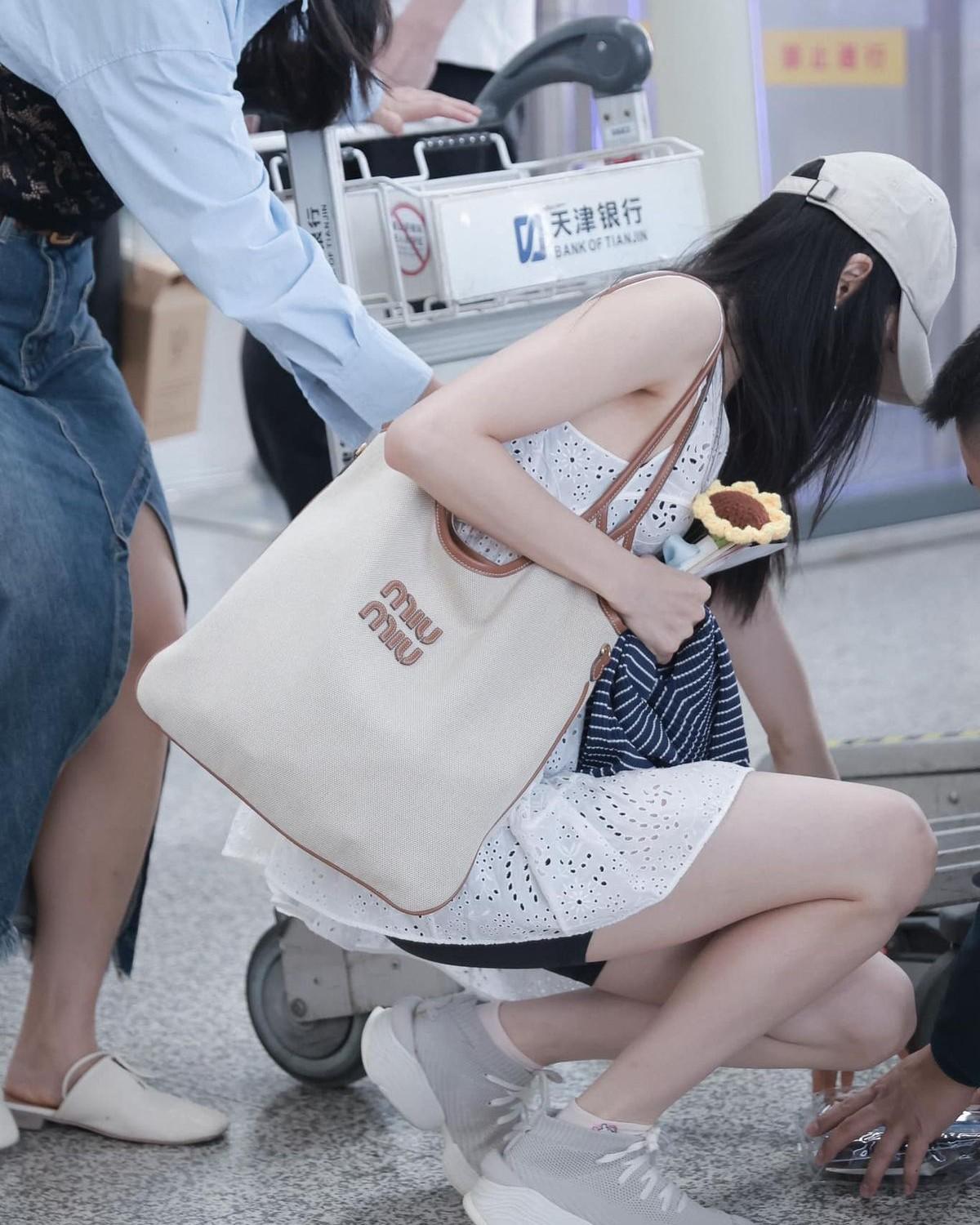 Vẹt Biết Nói Của Tướng Quân