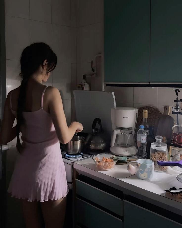 Chân Đạp Hai Thái Tử Gia