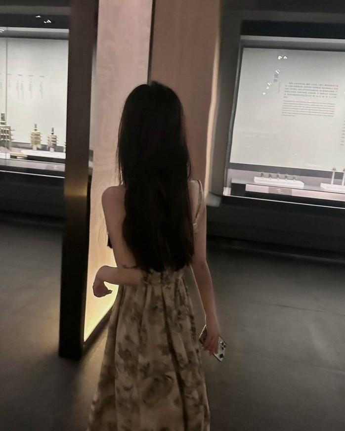 Minh Nguyệt Bất Cộng Chiếu