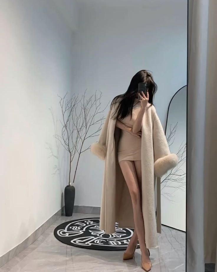 Chồng Quỳ Gối Cầu Hôn Thư Ký