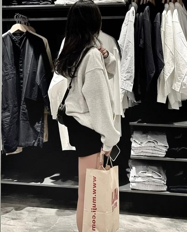 Chồng Gây Áp Lực Bắt Tôi Từ Chức