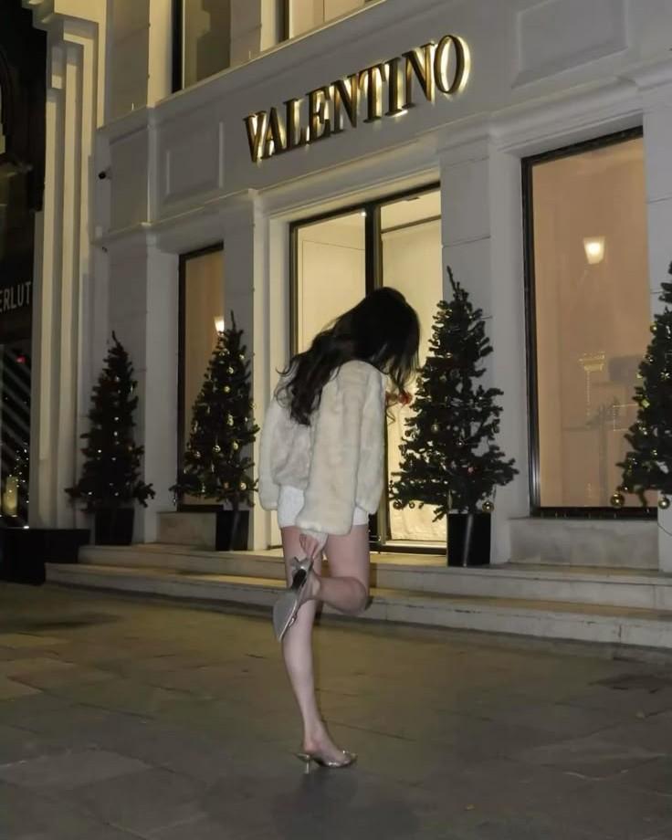 Bố Mẹ Chọn Em Gái – Tôi Chọn Ra Đi