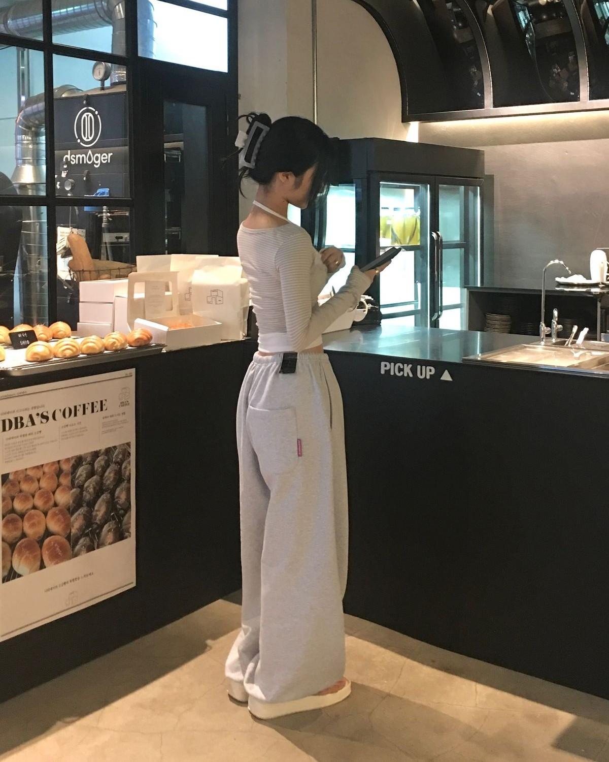 Tình Sâu Chẳng Đến Được Lòng Người