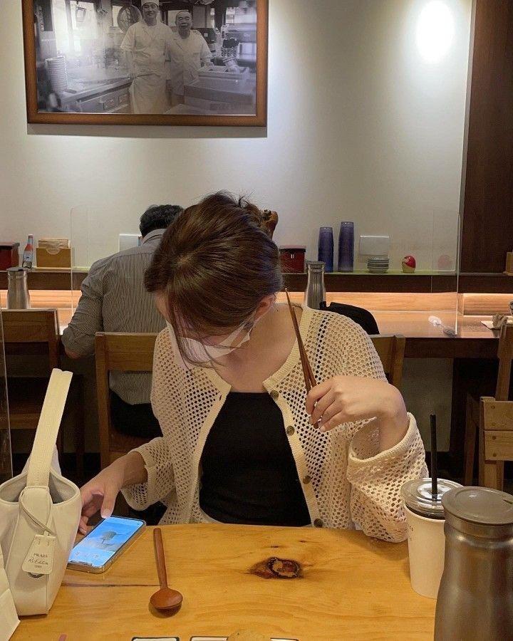 Gió Thổi Lên Cao, Lá Cũ Rụng Xuống