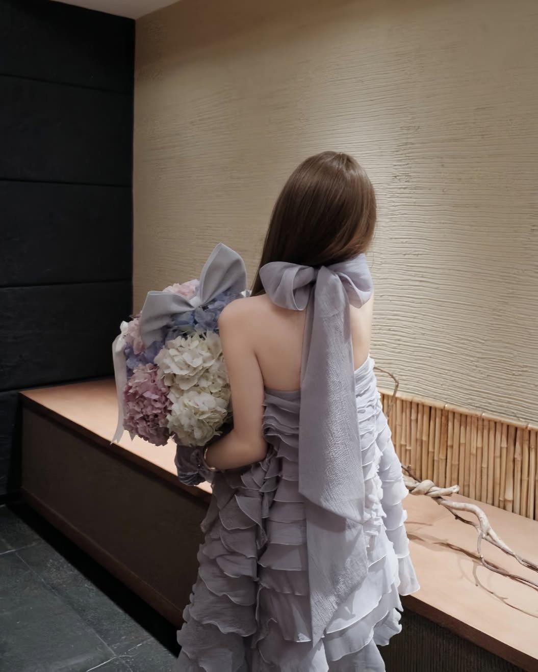 Ngày Gia Đình Phá Sản, Tôi Kết Hôn Hợp Đồng