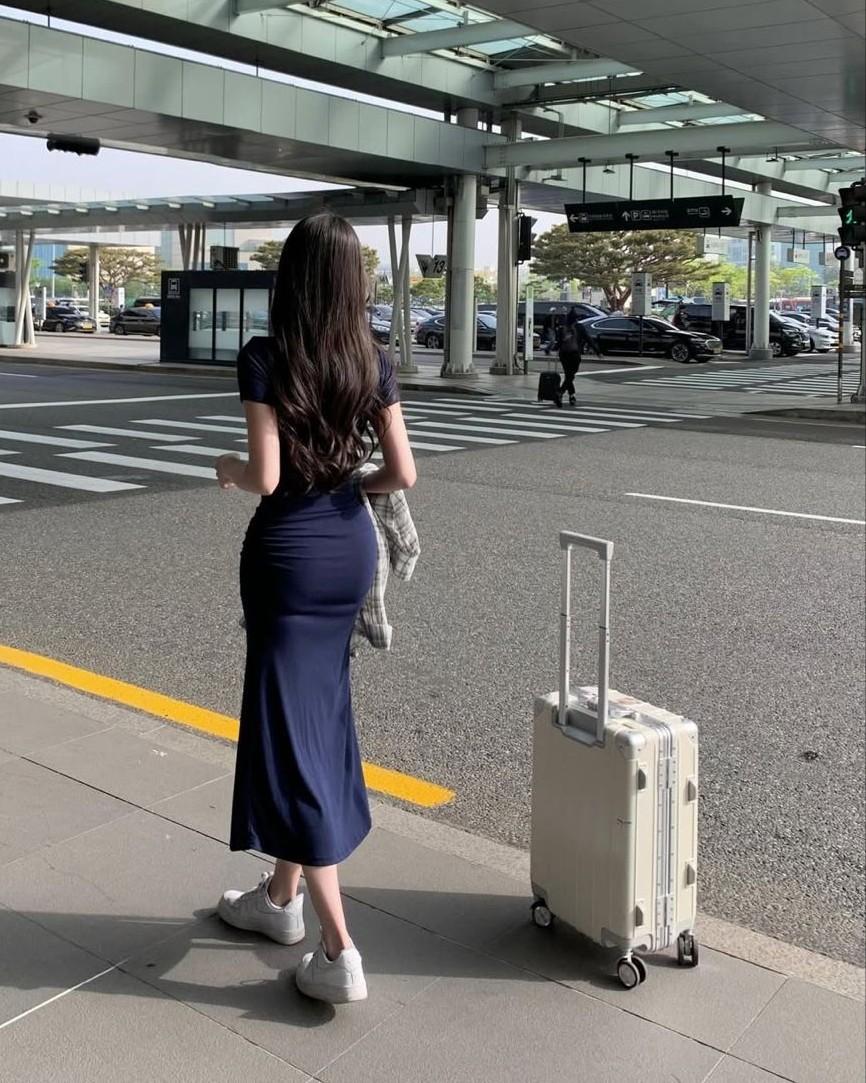 Bà Nội Tôi Nghe Không Hiểu Tiếng Người