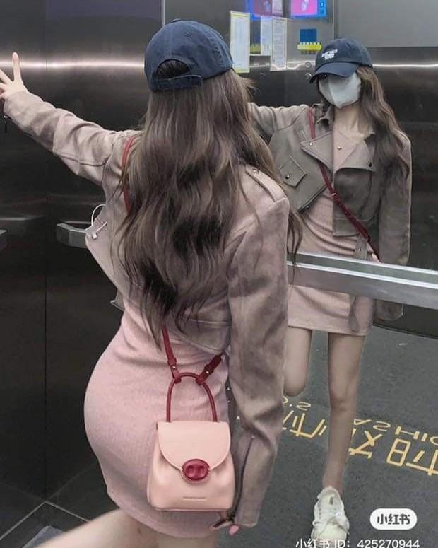 Bạch Nguyệt Quang Giữa Đám Đông