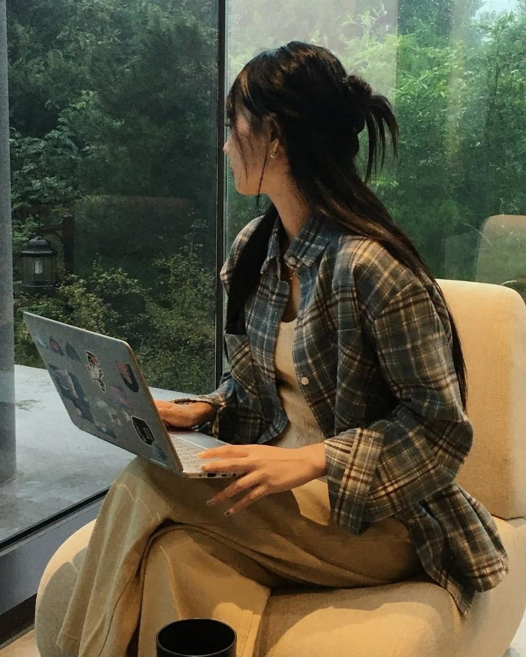 Tuyết Trắng Thâm Cung