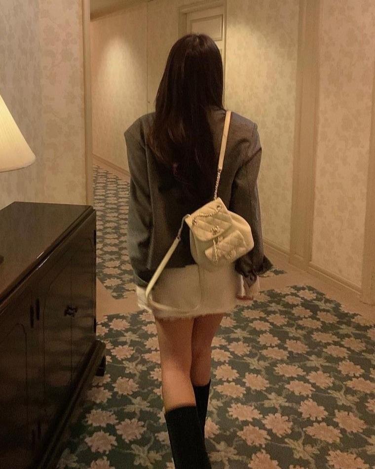 Hoa Thược Dược Trên Xương Quai Xanh