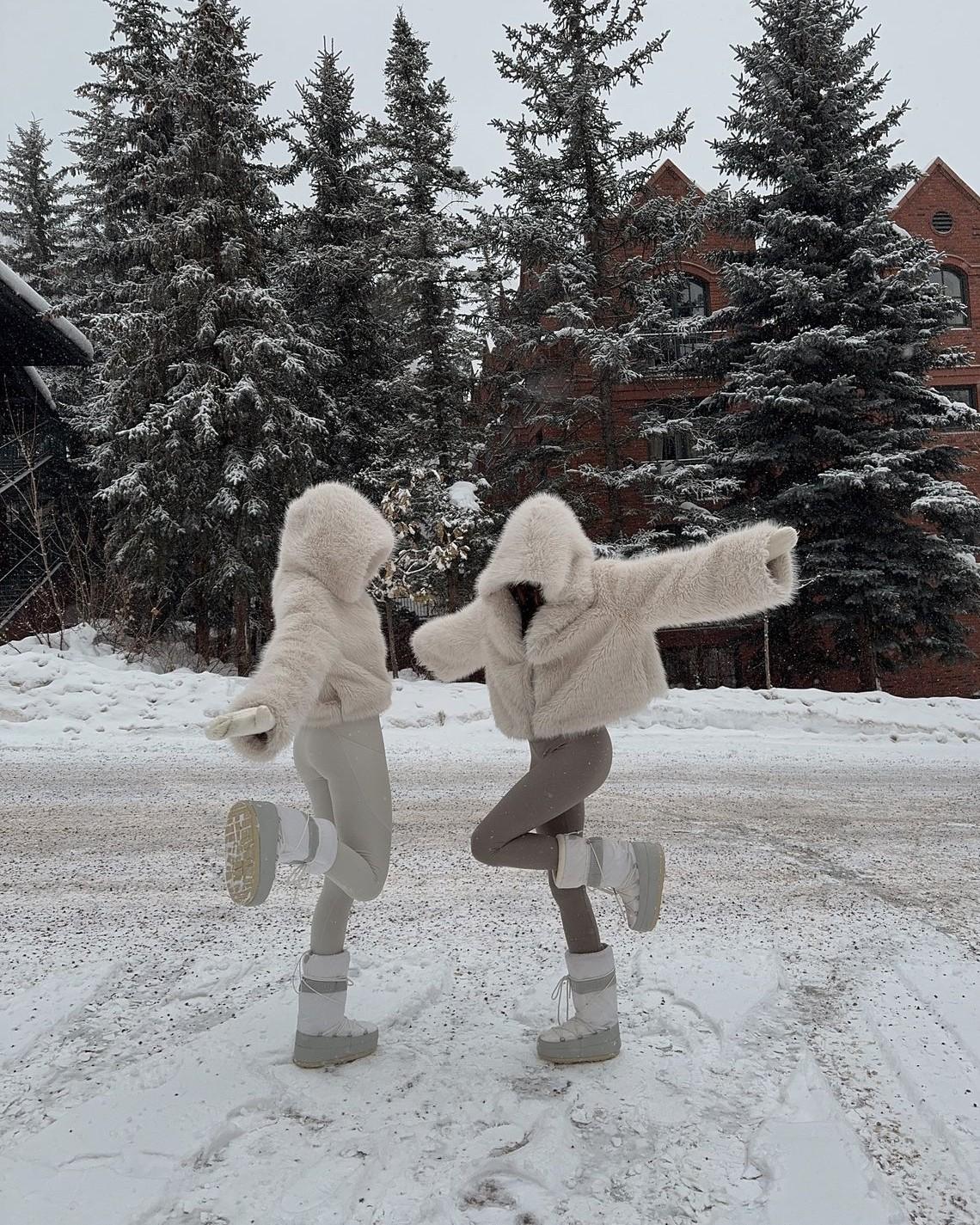 Ngày Tôi Mang Vòng Hoa Đến Đám Cưới Anh