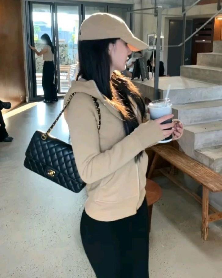 Ngày Tôi Tự Kéo Mình Khỏi Bi Kịch