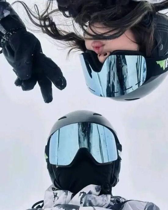 Người Yêu Qua Mạng Thích Nói Chuyện Trừu Tượng