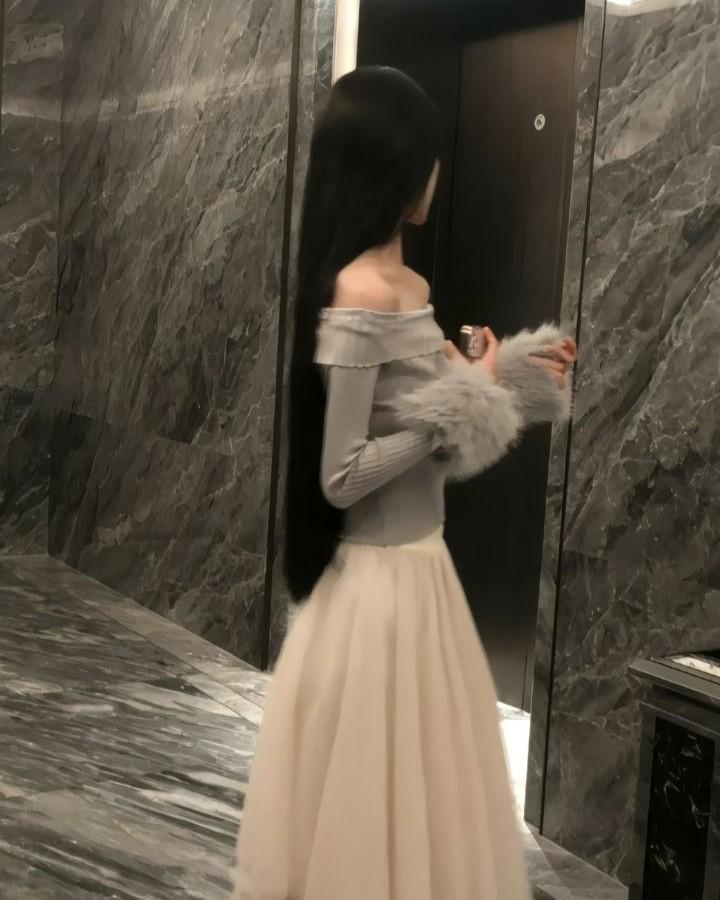 Bạn Trai Dẫn Nữ Trợ Lý Đi Họp Lớp