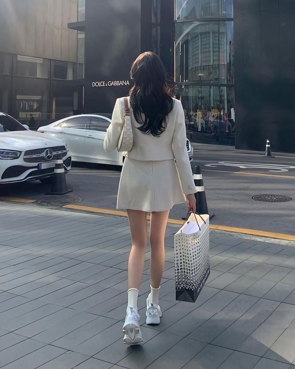 Bán Hàng Mã: Giao Hàng Âm Phủ