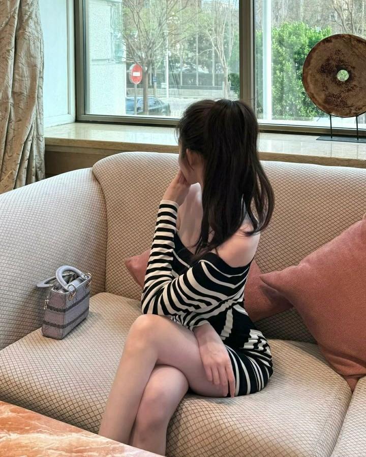 Tình Yêu Khởi Đầu Từ Giao Dịch