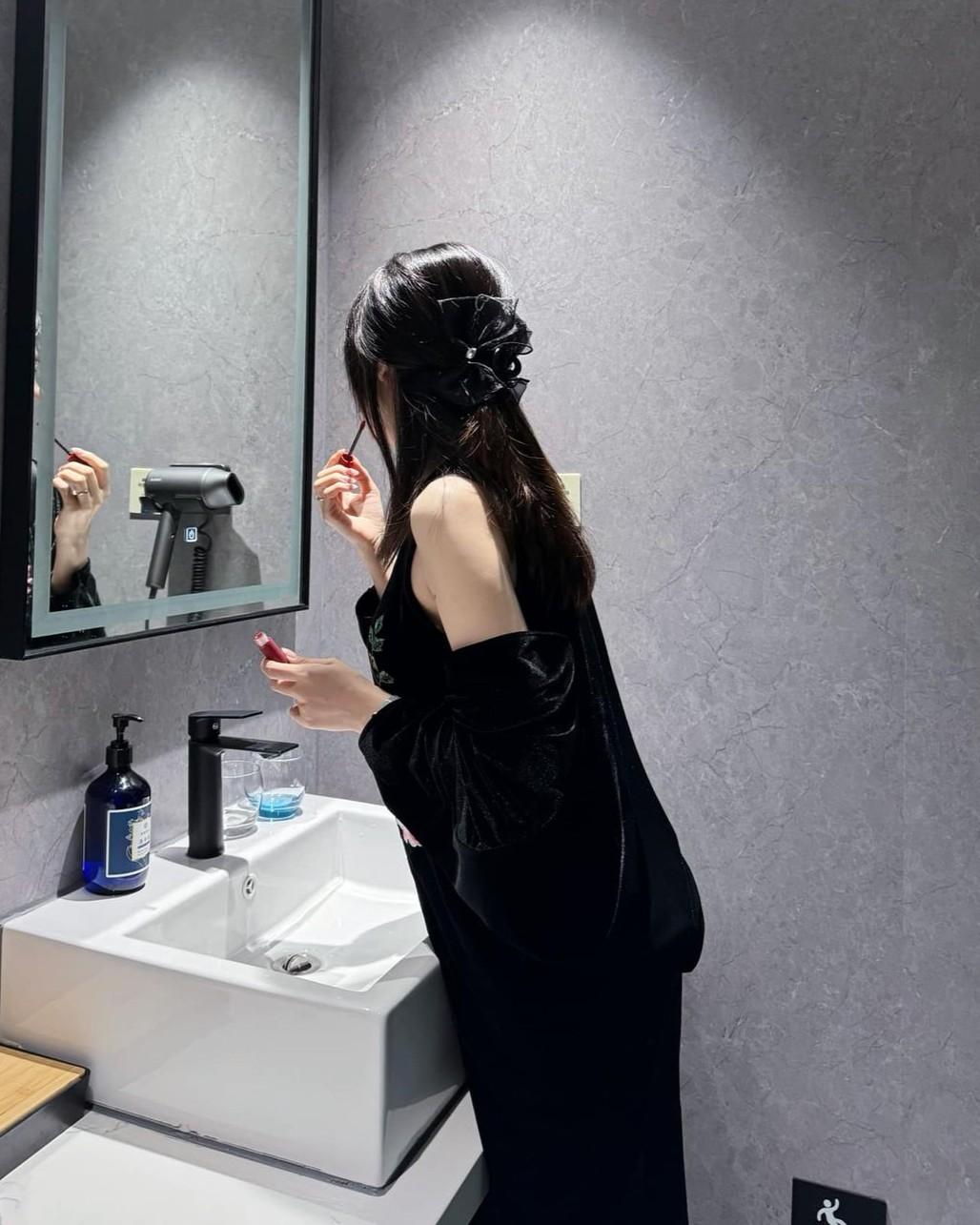 Chiếc Vòng Giống Và Lời Nguyền Của Bà Nội