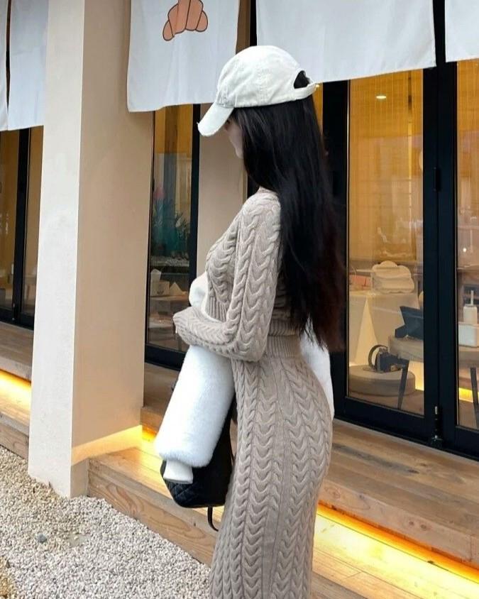 Tướng Quân Tám Thước Và Phò Mã Gầy Yếu