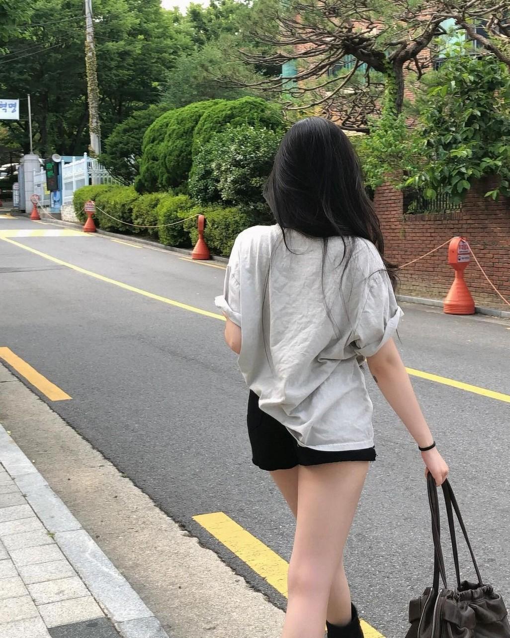 Bí Mật Của Công Chúa Tị Nạn