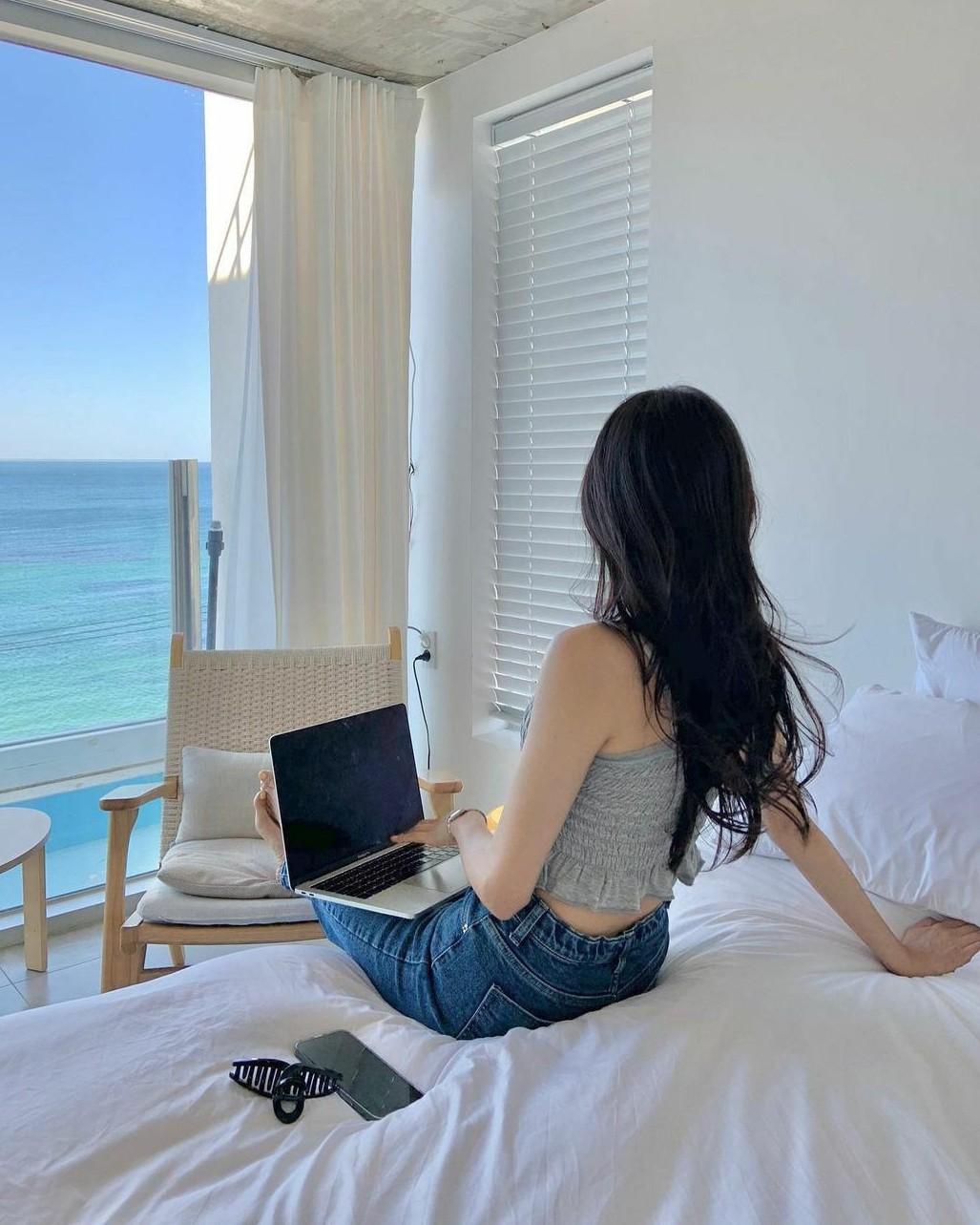 Giữa Phồn Hoa Có Ta