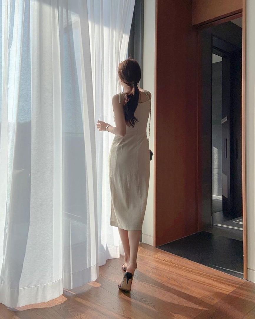 Bảo Vệ Trước Cổng Tình Cũ