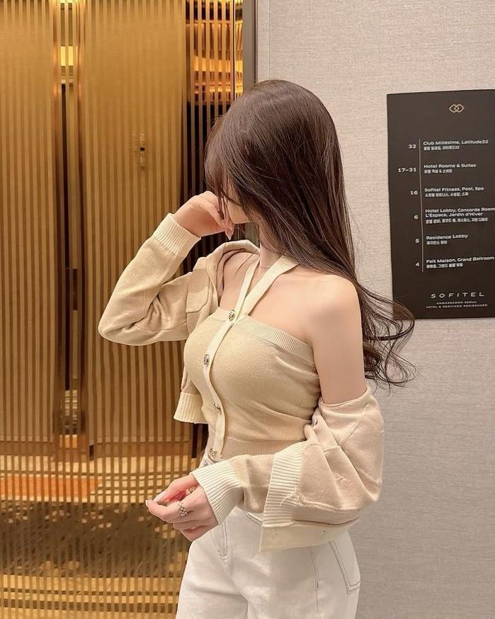 Ba Công Thần Bị Đuổi Vào Nhà Nghỉ 9.9 Tệ