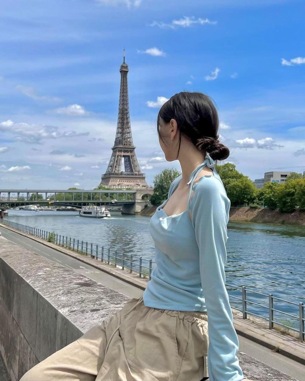 Từ Fan Độc Chiếm Thành Bạn Gái Tiềm Năng