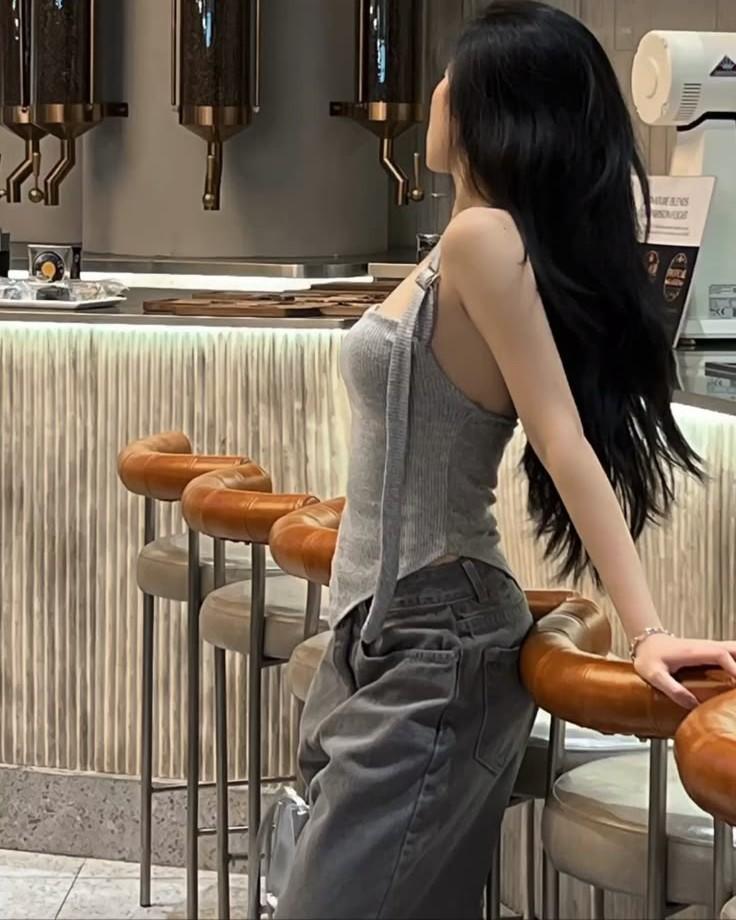 Vả Mặt Sau Khi Tôi Đeo Thẻ