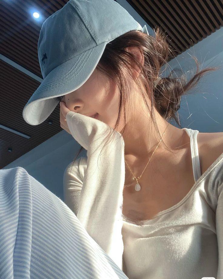 Có Một Người Giống Anh Lắm