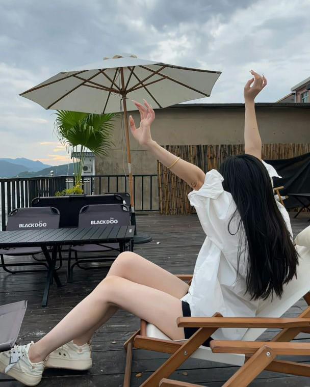 Rời Đi Khi Anh Ta Bán Nhà Cưới