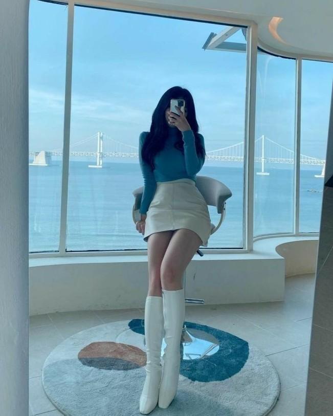 Trói Em Bằng Mệnh Lệnh