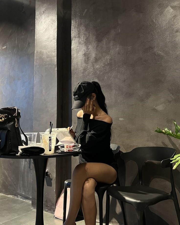 Ngày Tôi Bị Ép Qu-Ỳ Trước Con Hoang