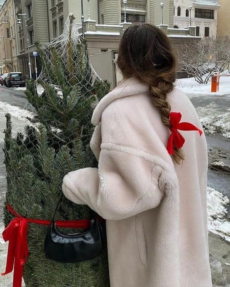 Mối Tình Quái Lạ Giữa Nữ Quỷ Và Người Thường