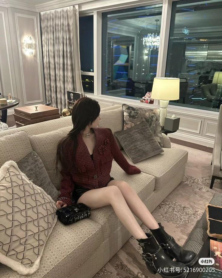 Sếp Lạnh, Trợ Lý Nóng