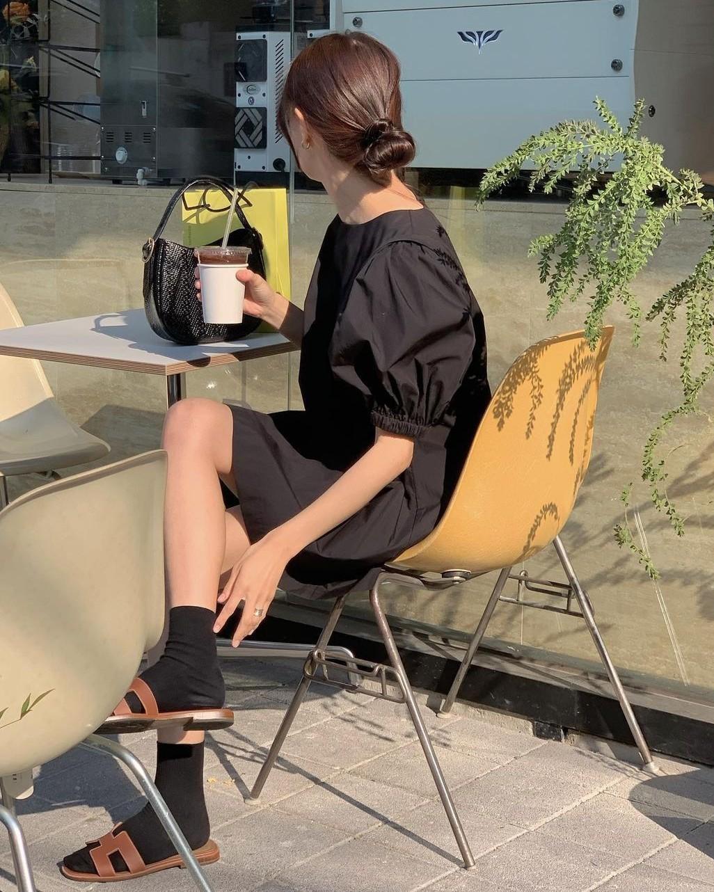 Tám Đứa Con Trong Phủ Hầu