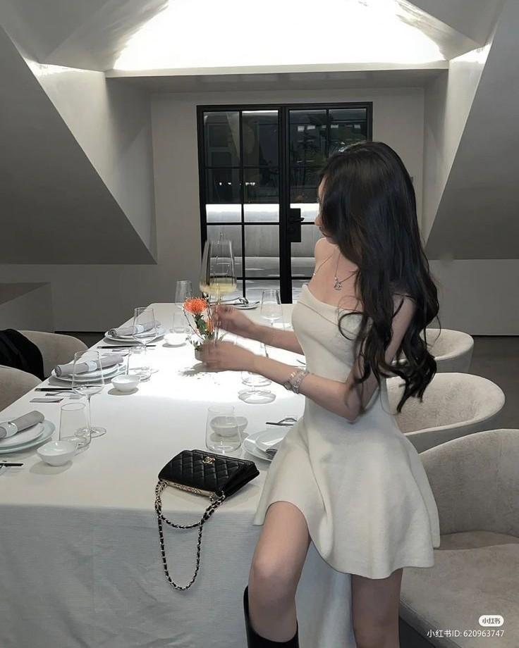 Bức Ảnh Trong Album Ẩn