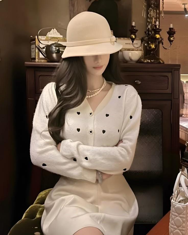 Chồng Đưa Bồ Nhí Về Lăn Lộn Trên Giường