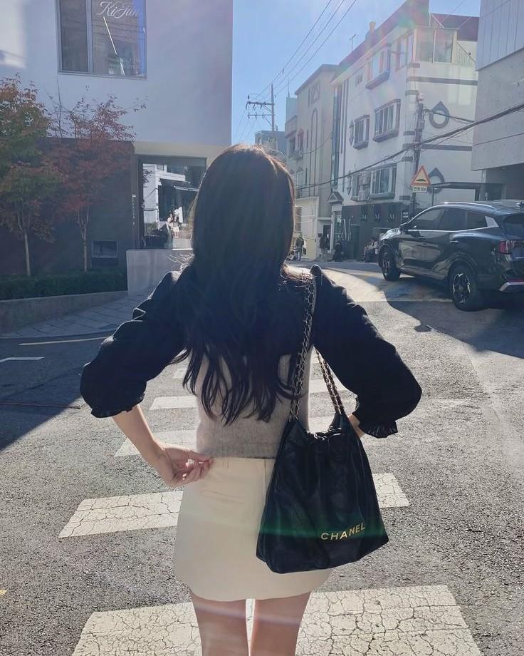 Trăng Mật Với Cá Mập