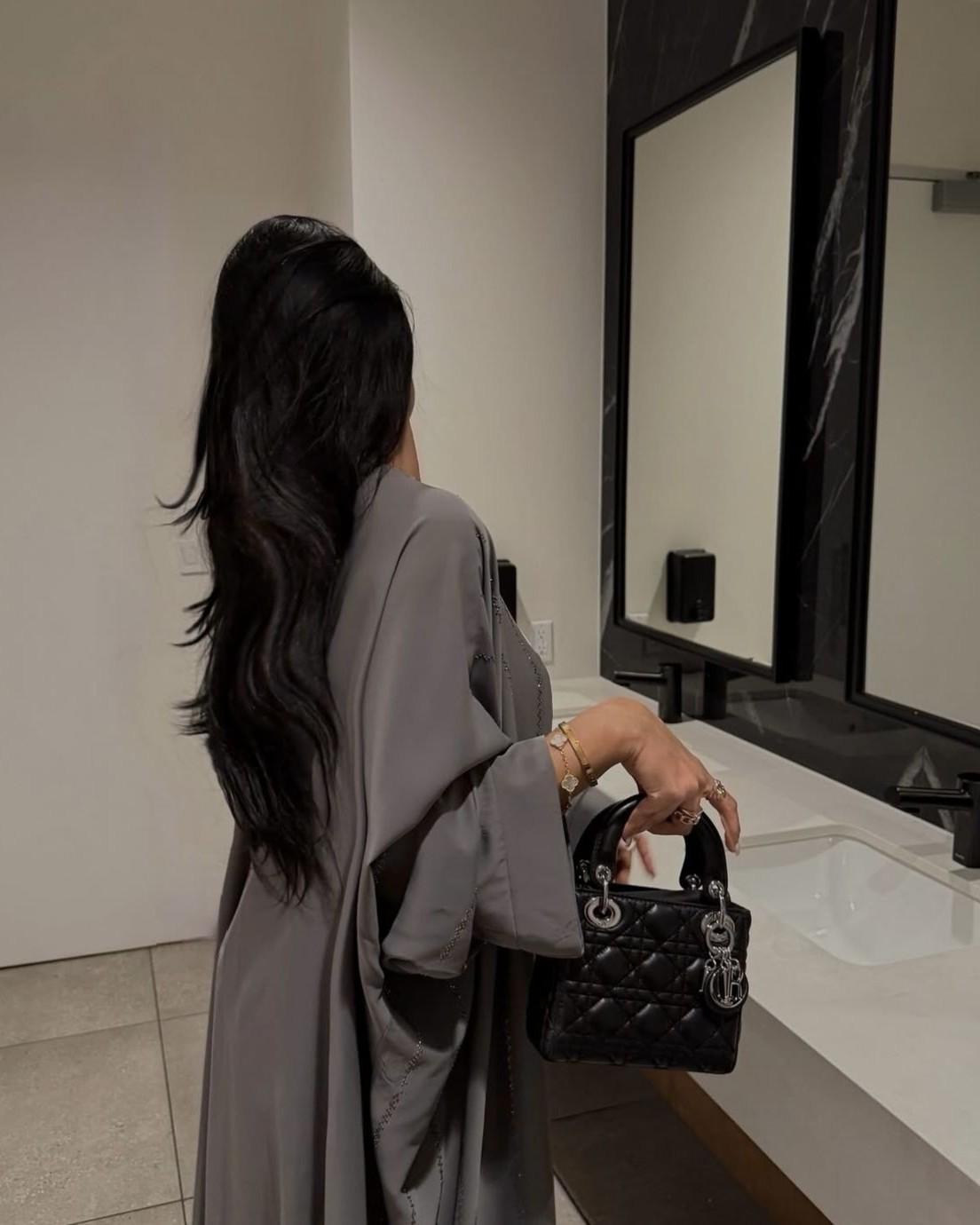 Sau Khi Bố Mẹ Lớn Tuổi Sinh Con Thứ Ba, Tôi Liền Bỏ Trốn