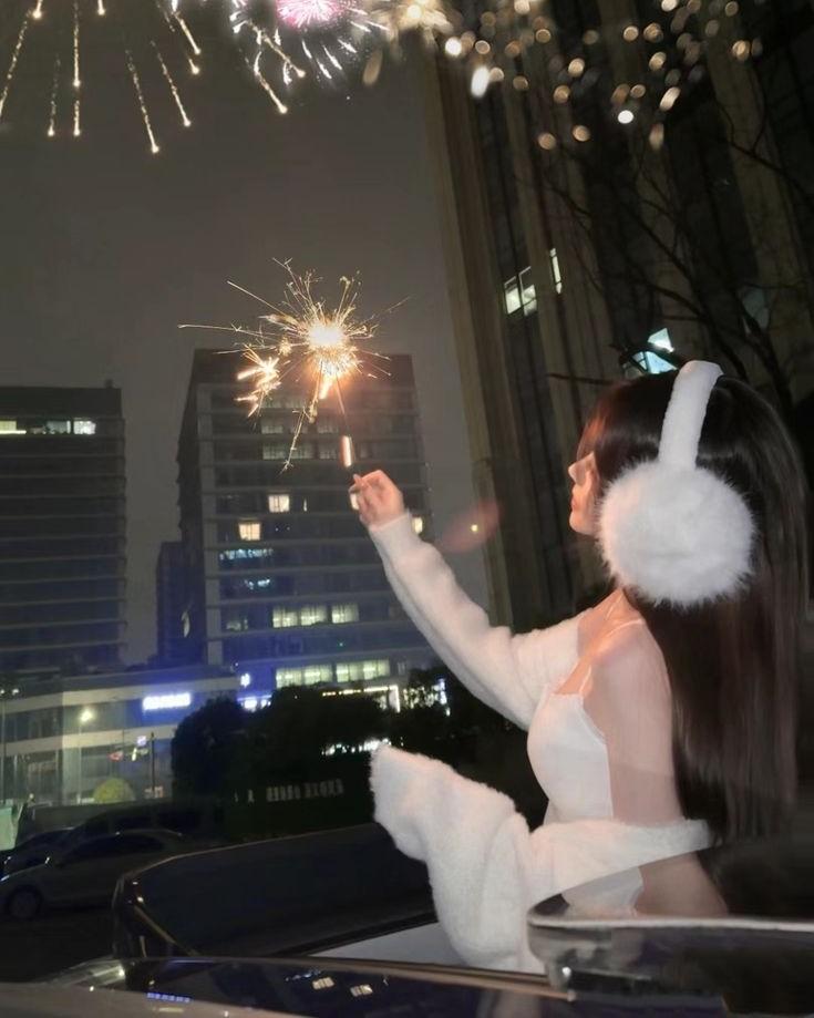 Sau Khi Bị Đuổi Ra Khỏi Nhà Vào Bữa Cơm Tất Niên