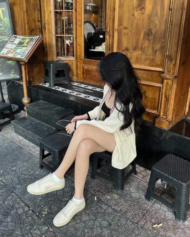 Sau Cánh Cửa Chưa Khép