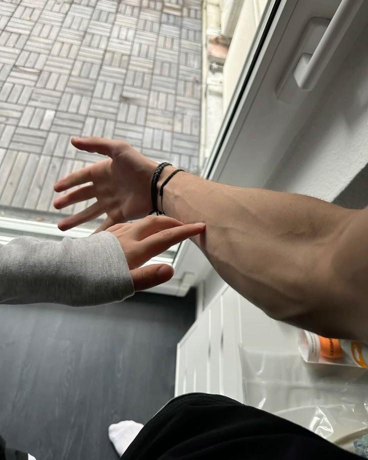 Bị Ép Ly Hôn Vì Không Chịu Đưa Tiền