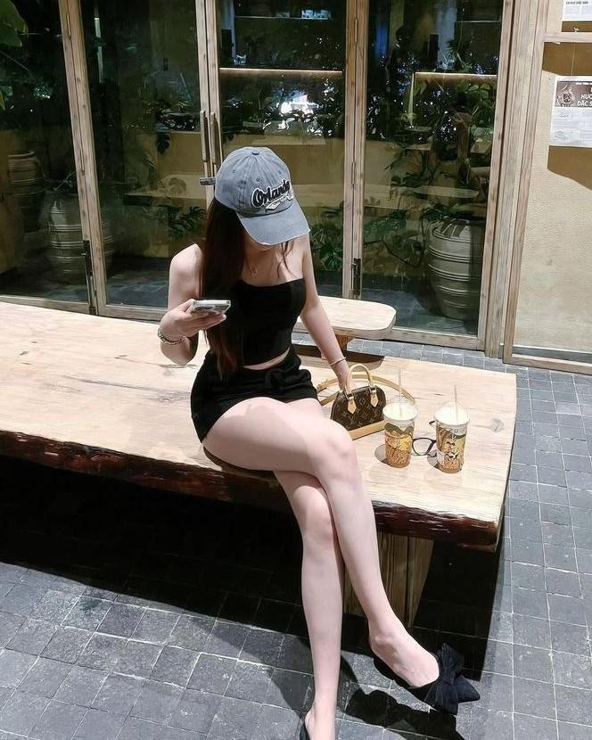 Trường Thư Tựa Ánh Trăng, Tiêu Húc Tựa Gió Xuân