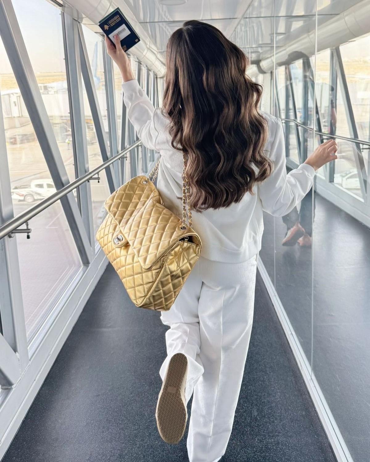 Bà Chủ Tiệm Tang Lễ Nhỏ, Đại Lão Giới Kinh Thành Tranh Nhau Giành