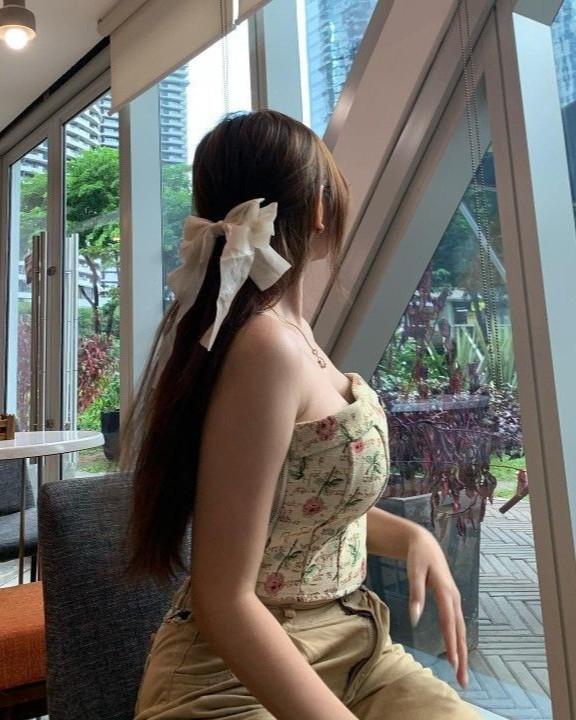 Mẹ Anh Là Mẹ, Mẹ Em Là Khách