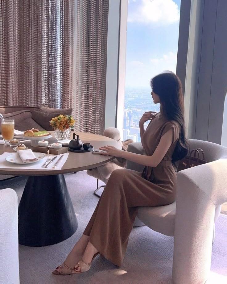 Em Gái Cũ Của Chị