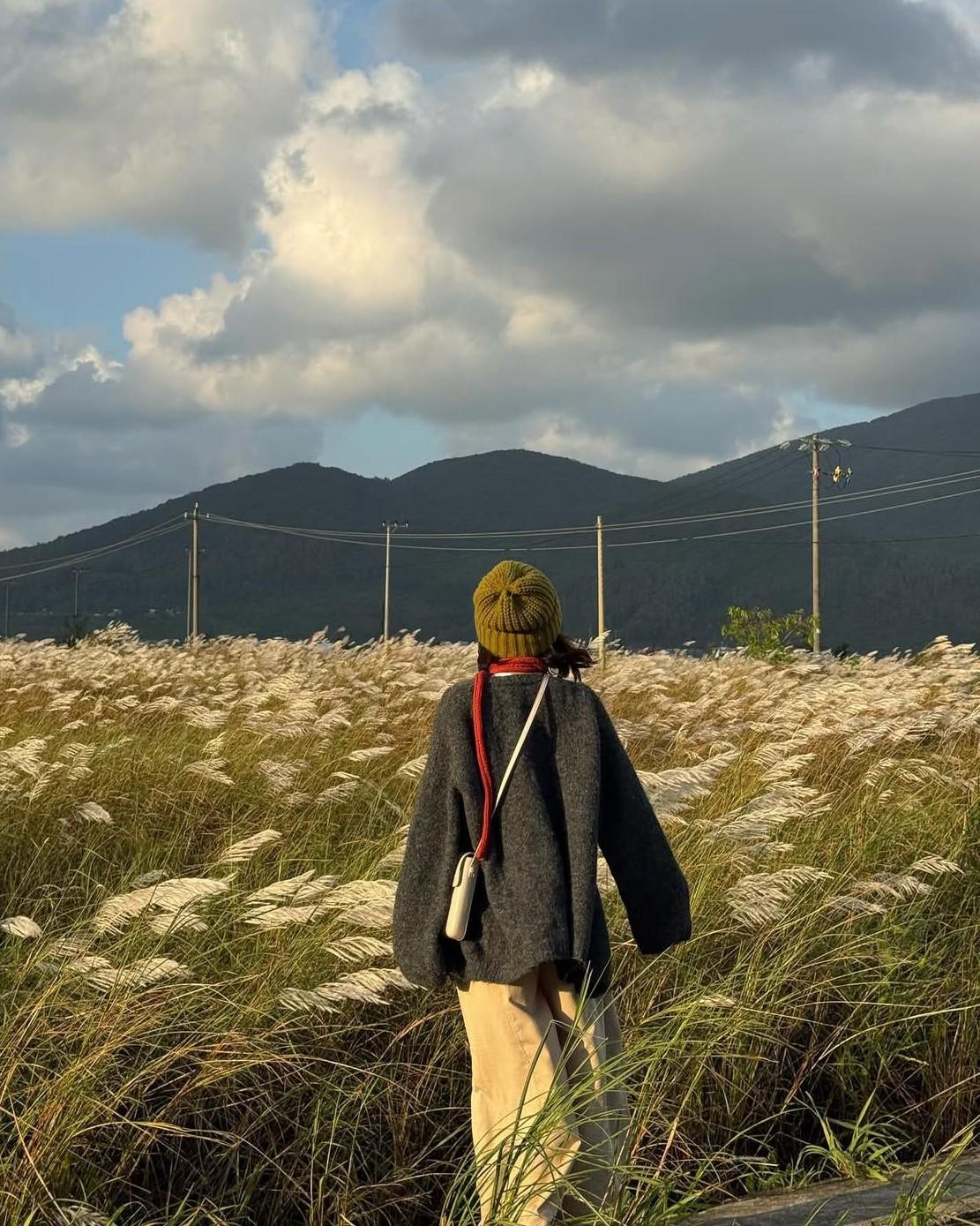 Sau Lưng Người Tự Do Là Một Người Gánh Nợ