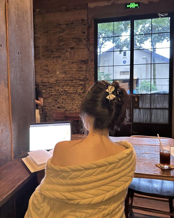 Nhật Ký Kết Hôn Chớp Nhoáng Với Anh Chồng Thô Kệch