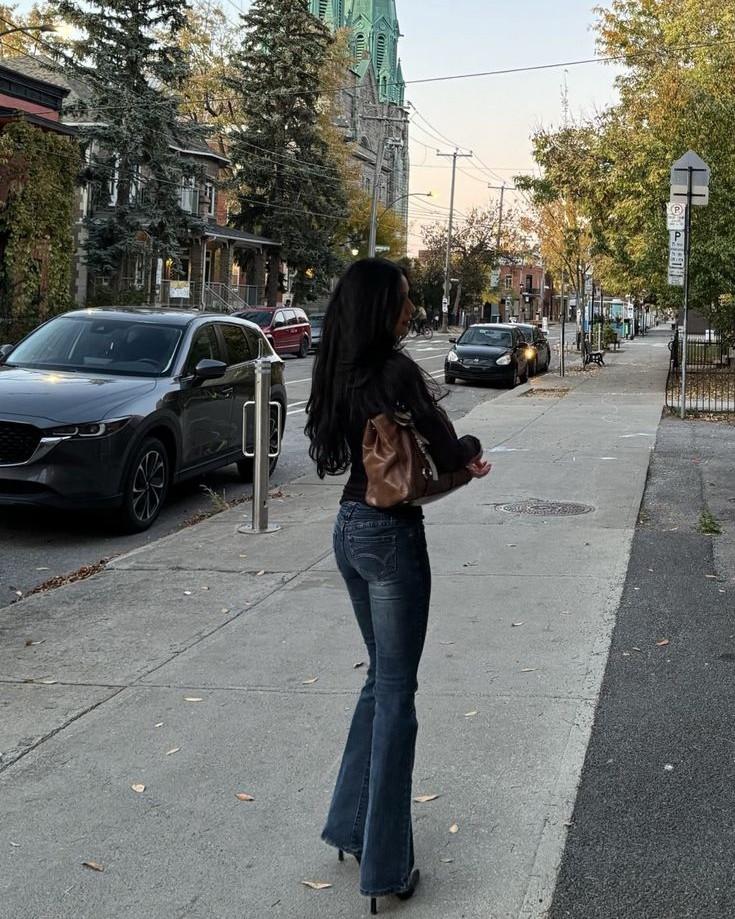 Tiếng Thét Trong Đêm Tĩnh Lặng