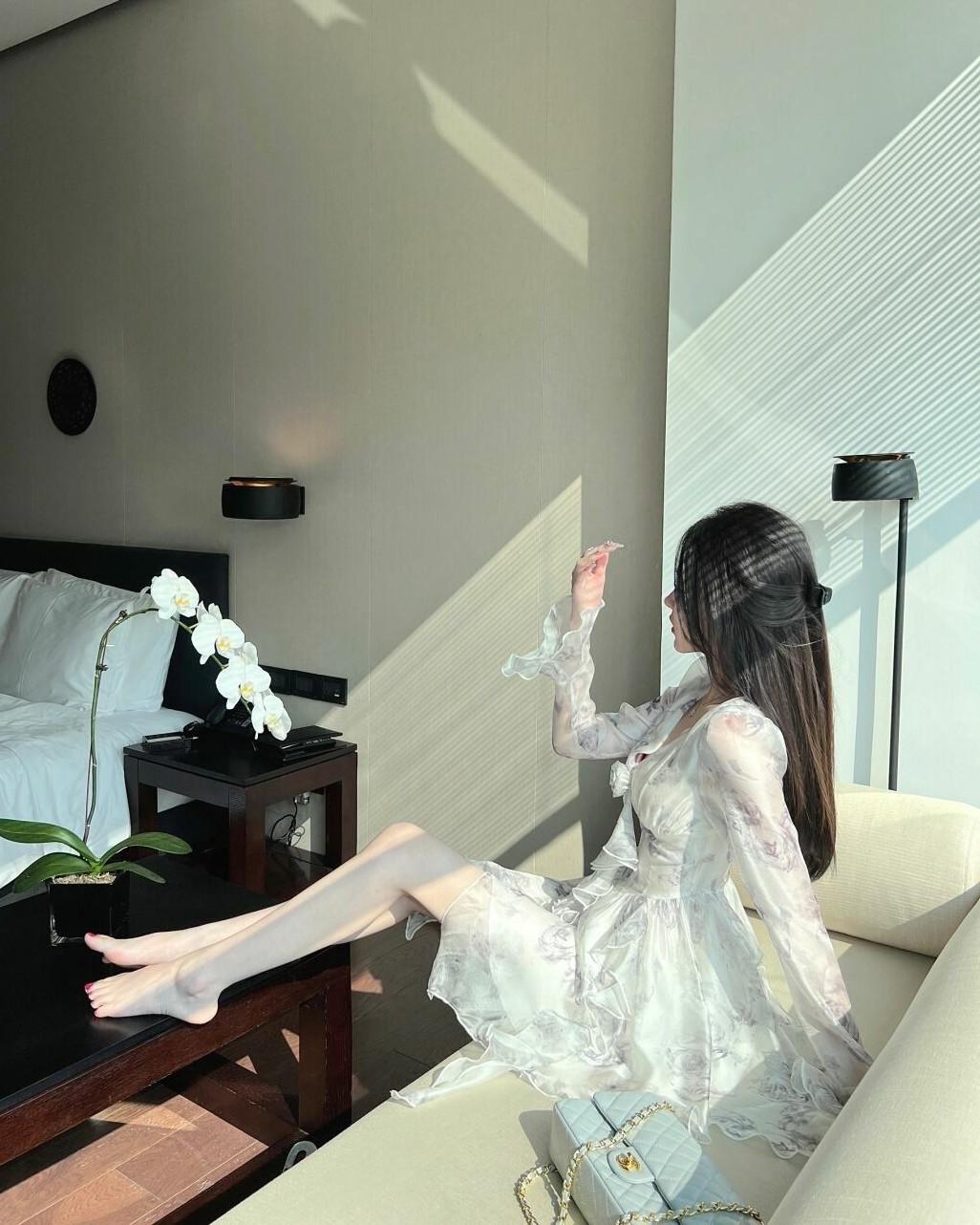 Chồng Cũ Đứng Xếp Hàng Mua Xiên Nướng Của Tôi