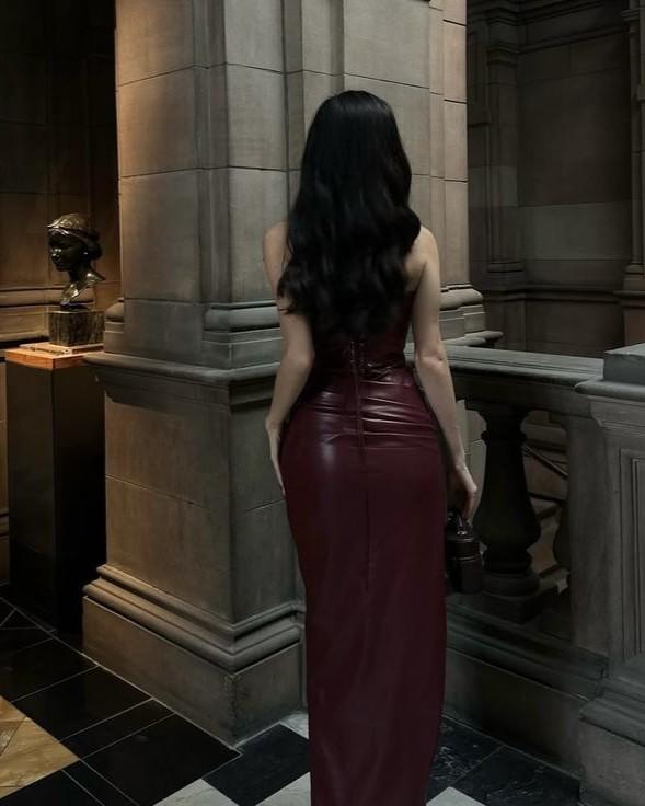 Mẹ Chồng Cướp Thẻ Lương, Tôi Dạy Cả Nhà Thế Nào Là Nghèo